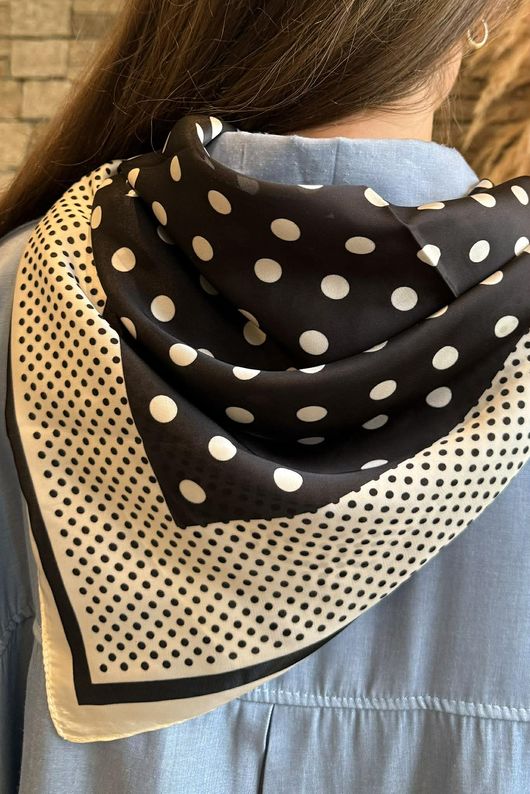 Polka Silky Blend Square Scarf Mono /20=